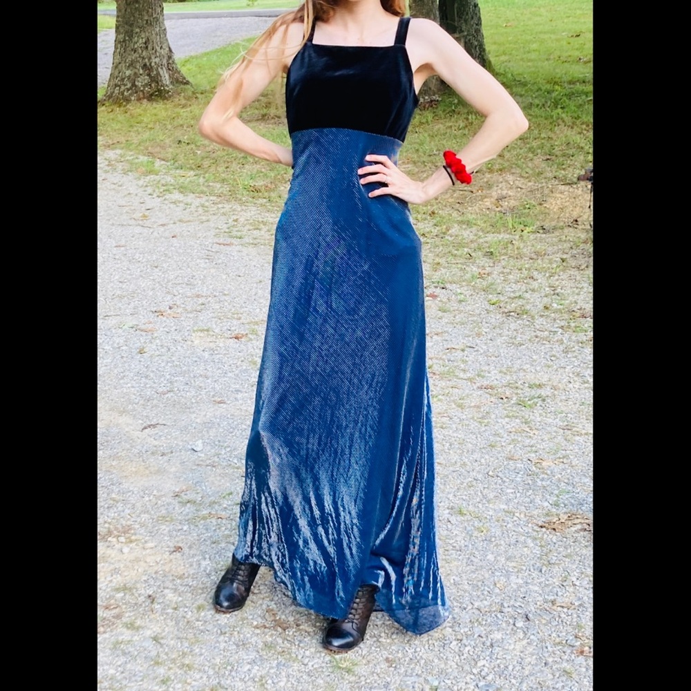 Vintage 90s/Y2K Black Velvet and Blue Sparkle Gown